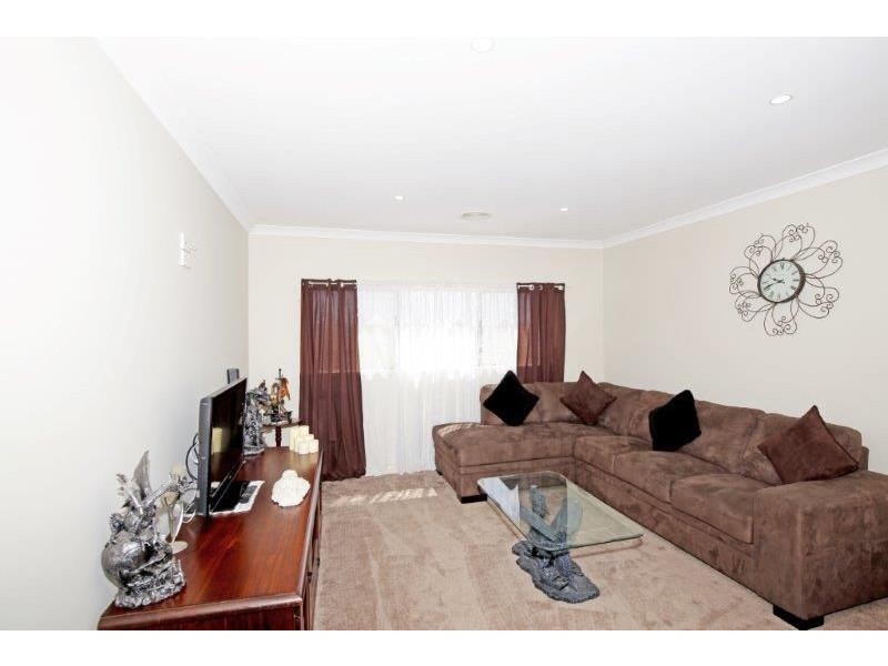 5 Walster St, Junee NSW 2663