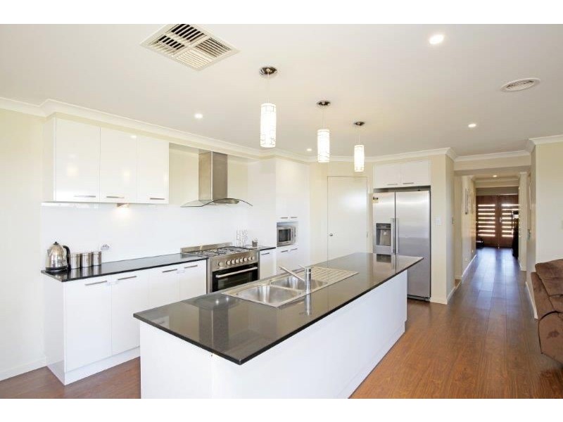 5 Walster St, Junee NSW 2663