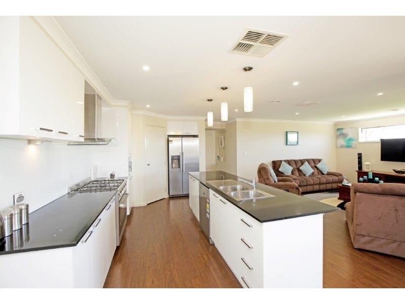 5 Walster St, Junee NSW 2663