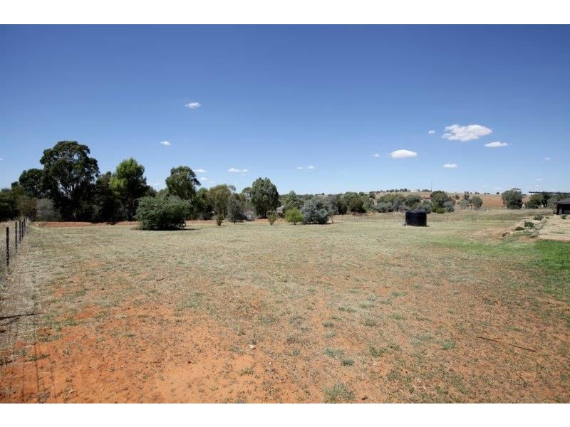 5 Walster St, Junee NSW 2663