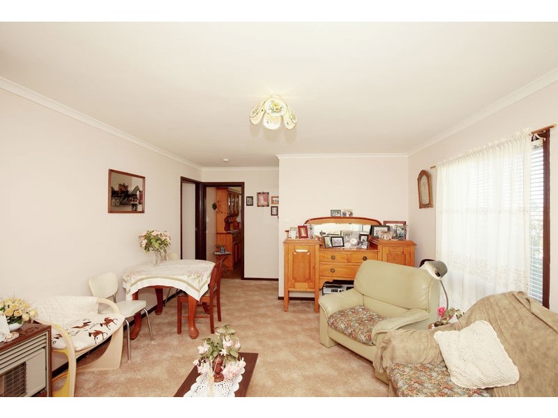 9 Arnold St, Junee NSW 2663