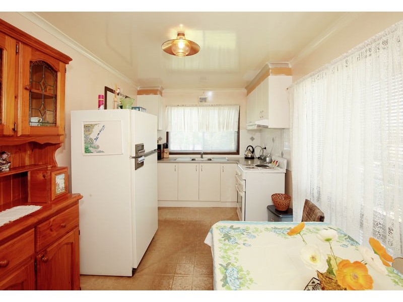 9 Arnold St, Junee NSW 2663