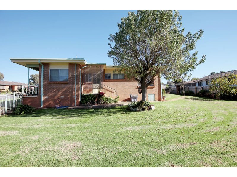 9 Arnold St, Junee NSW 2663