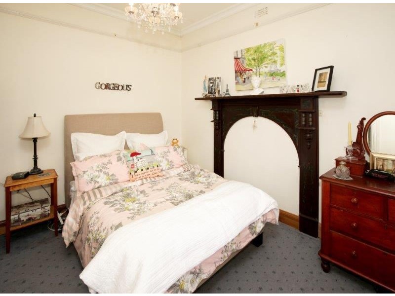 28 George Street, Junee NSW 2663