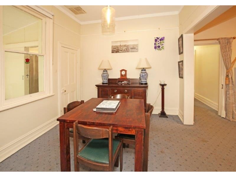 28 George Street, Junee NSW 2663