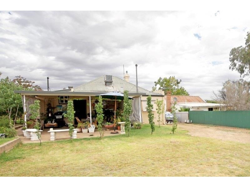 28 George Street, Junee NSW 2663