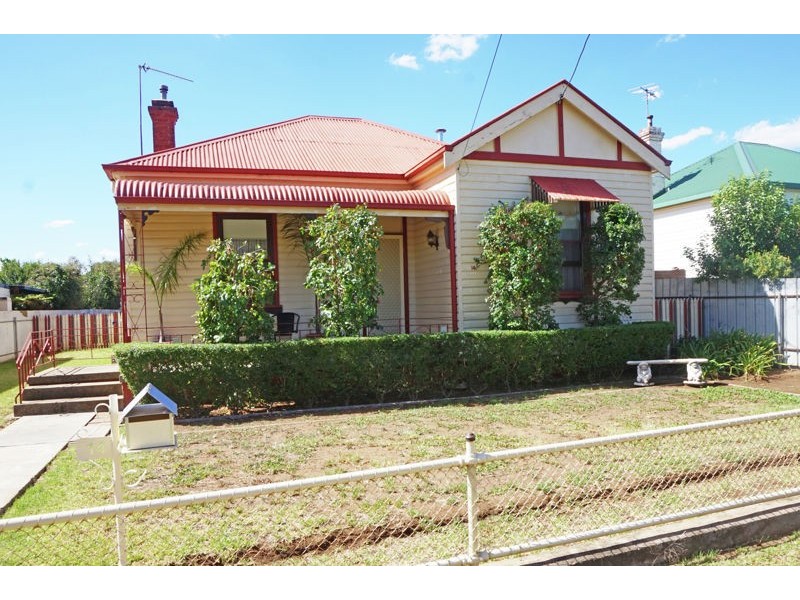 14 Elizabeth Street, Junee NSW 2663