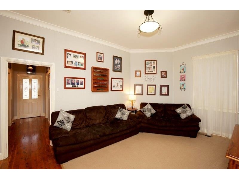 14 Elizabeth Street, Junee NSW 2663