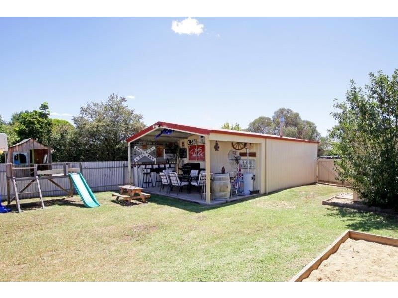 14 Elizabeth Street, Junee NSW 2663