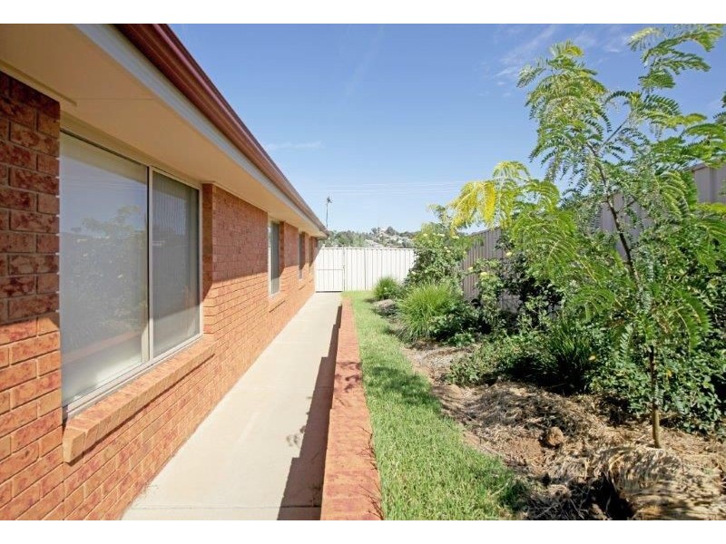 28 Ducker St, Junee NSW 2663