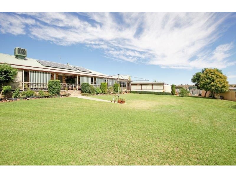 93 Wardle St, Junee NSW 2663