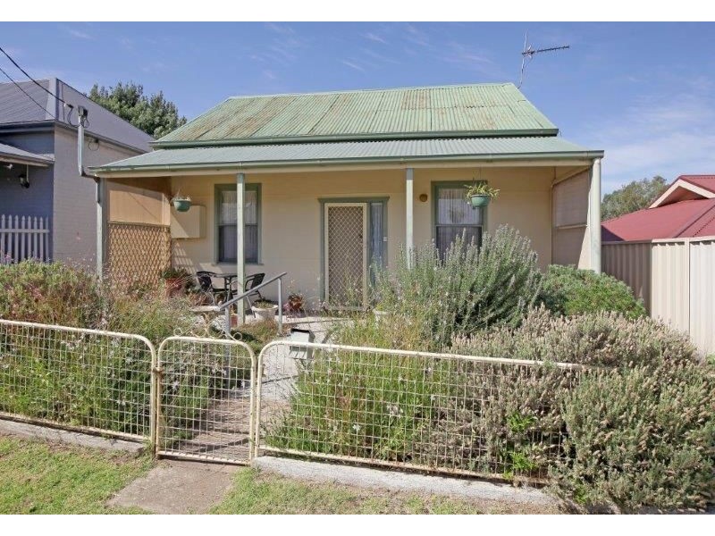 5 William Street, Junee NSW 2663
