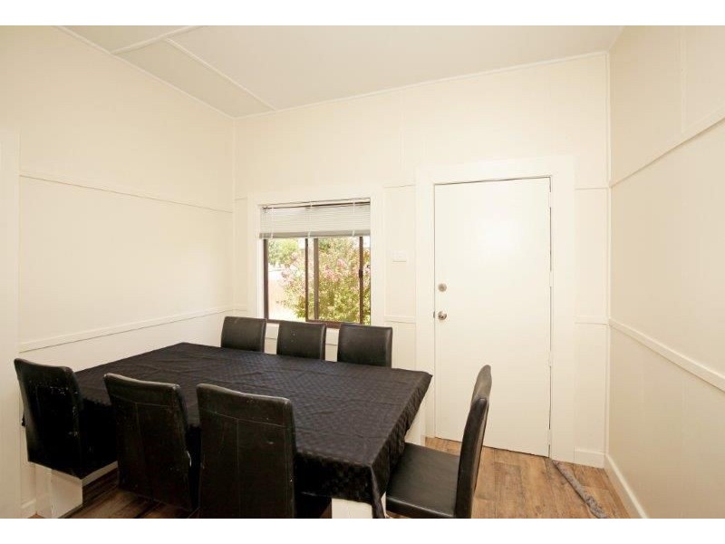 10 Fitzroy Street, Junee NSW 2663