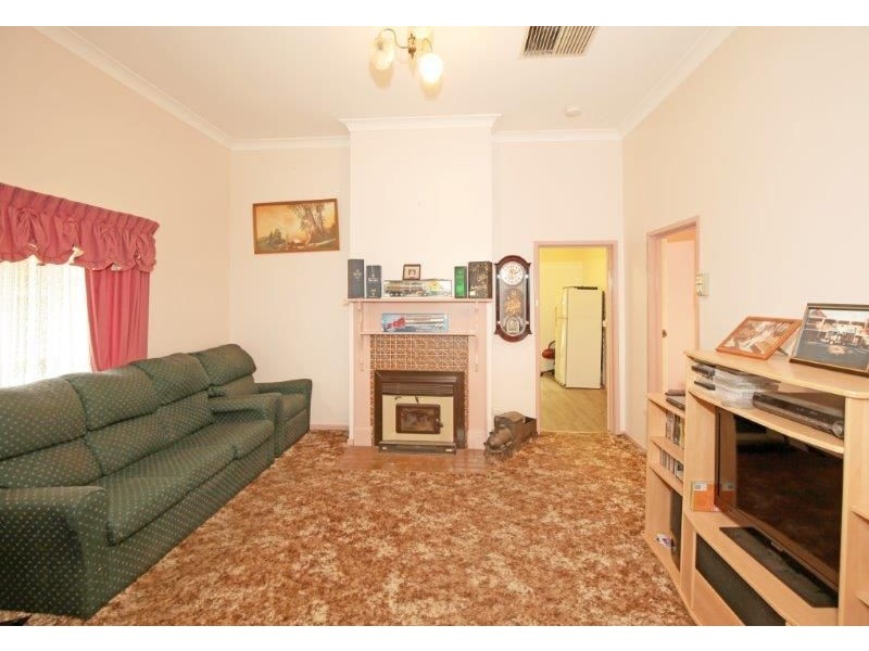 11 King Street, Junee NSW 2663