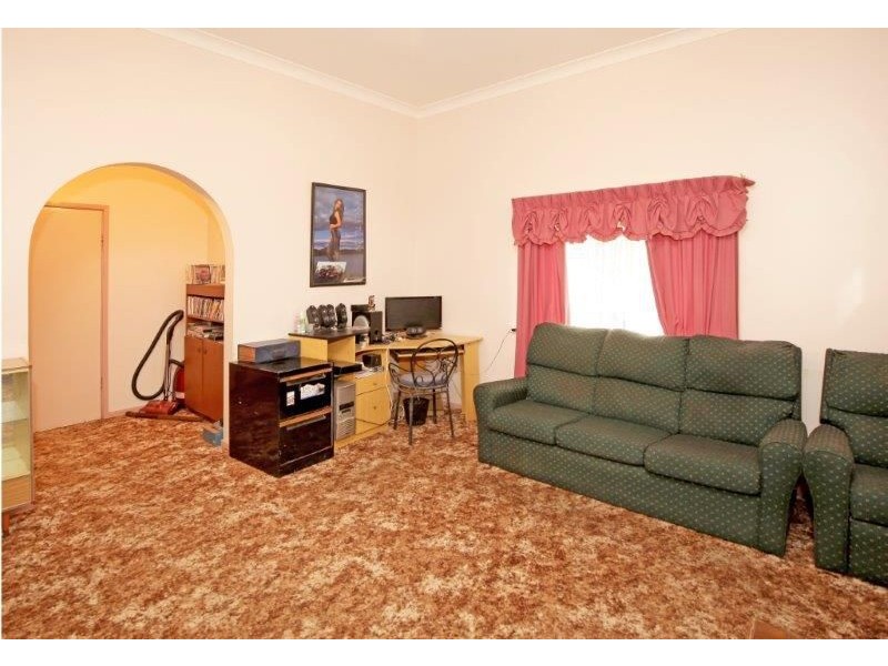 11 King Street, Junee NSW 2663