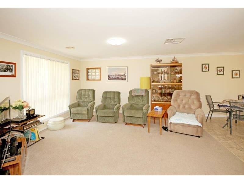 1/6 Banksia Place, Junee NSW 2663