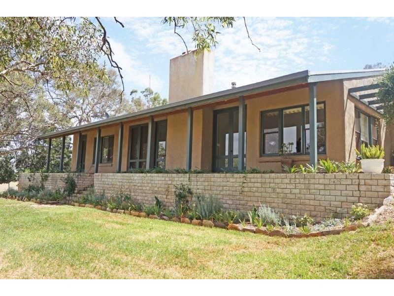 27 Dudauman Rd, Cootamundra NSW 2590