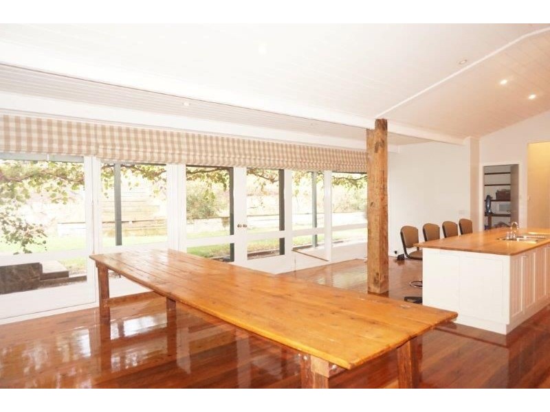 27 Dudauman Rd, Cootamundra NSW 2590