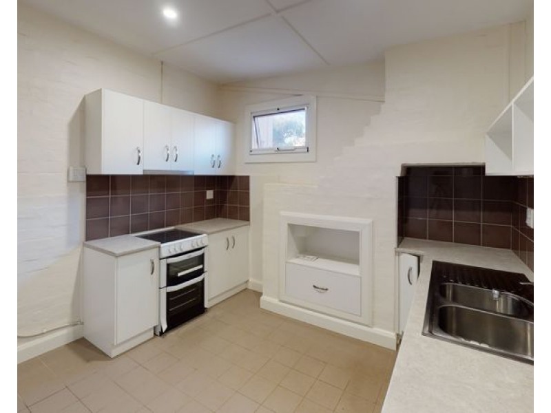 37 George Street, Junee NSW 2663
