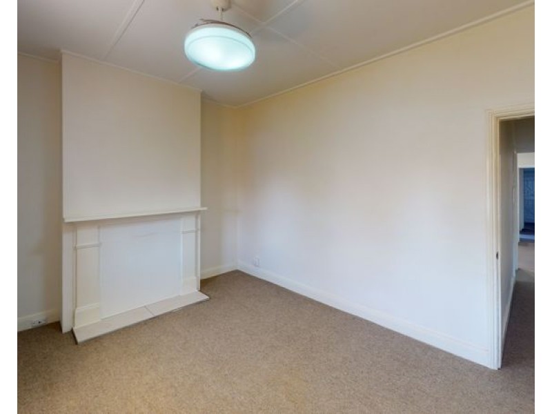 37 George Street, Junee NSW 2663