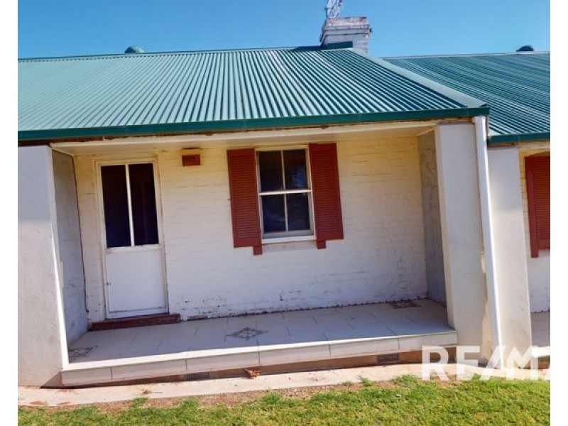 35 George Street, Junee NSW 2663