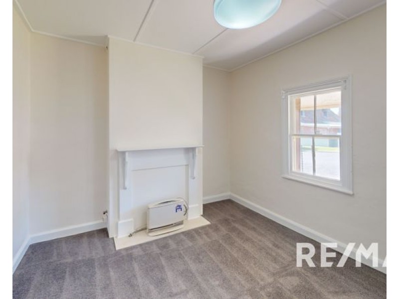 35 George Street, Junee NSW 2663