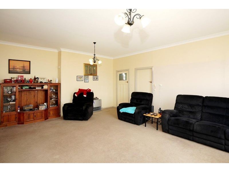 16 Hammond Street, Junee NSW 2663