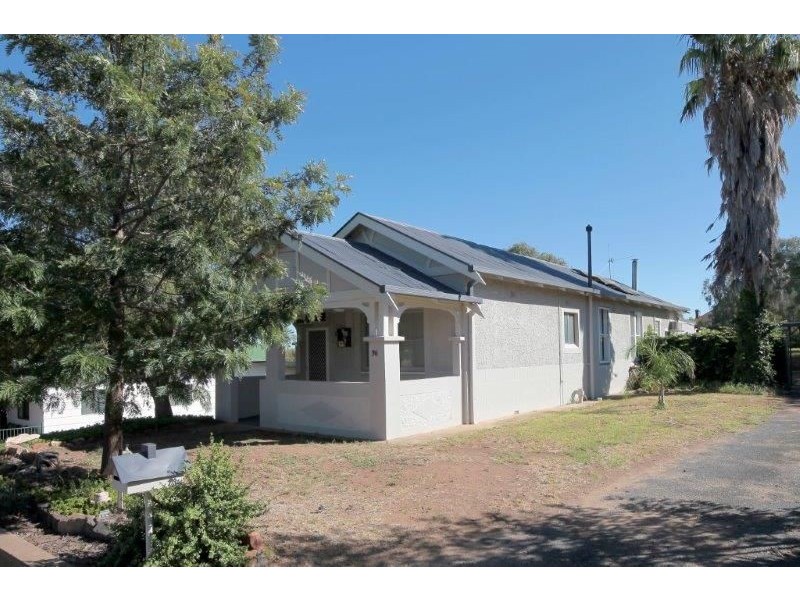 36 George Street, Junee NSW 2663