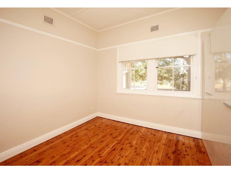 36 George Street, Junee NSW 2663