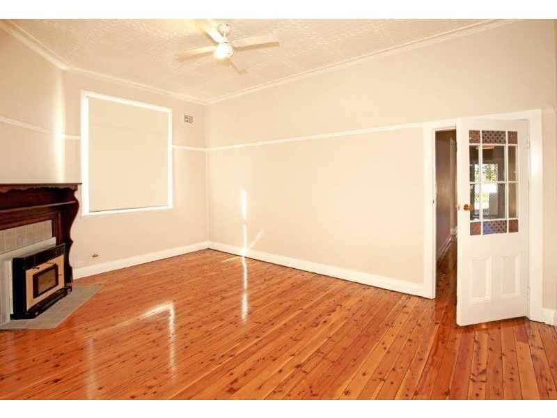 36 George Street, Junee NSW 2663