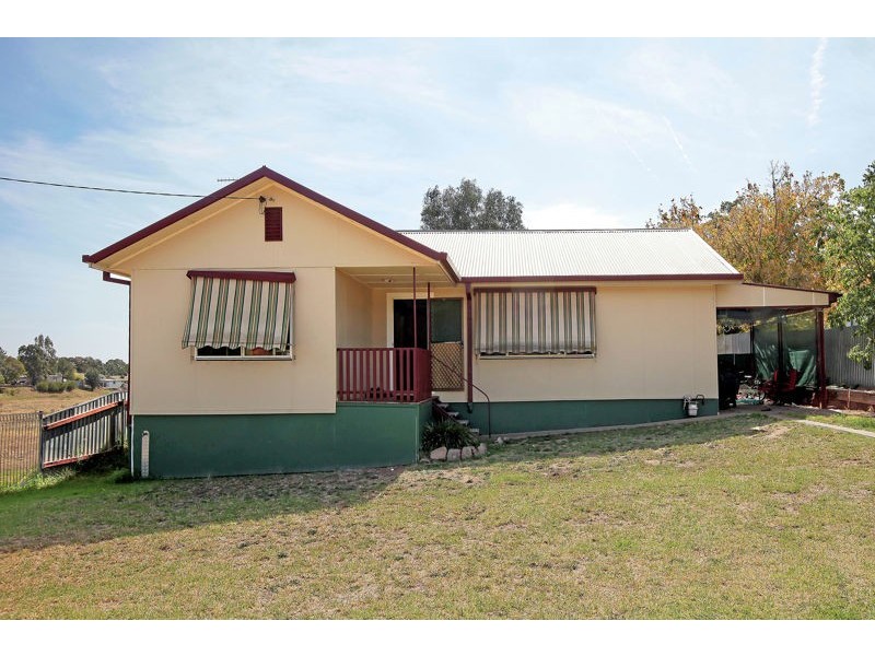 80 Hill Street, Junee NSW 2663