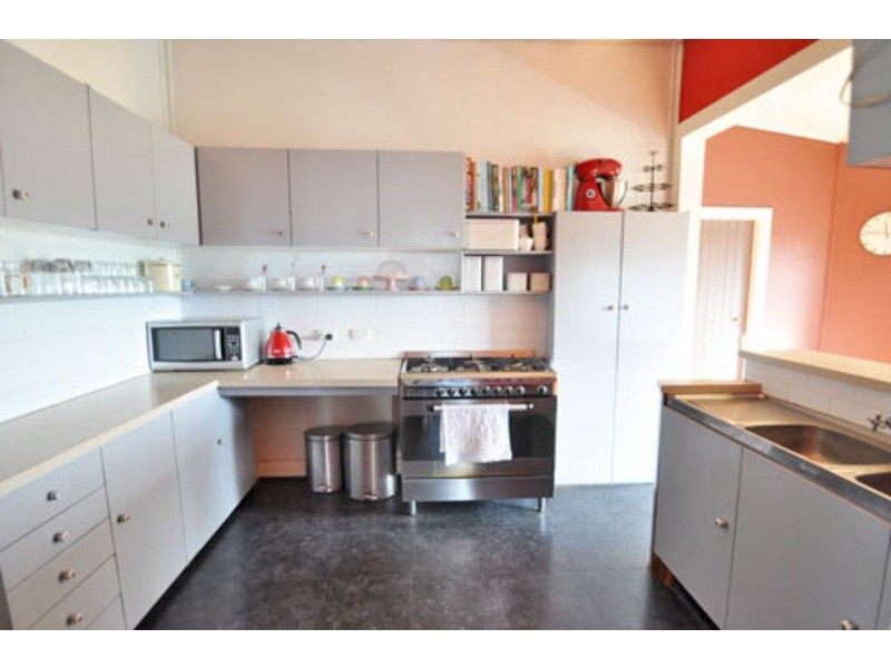 15 Anzac Avenue, Junee NSW 2663