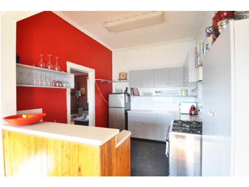 15 Anzac Avenue, Junee NSW 2663