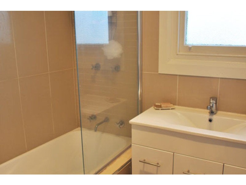 15 Anzac Avenue, Junee NSW 2663