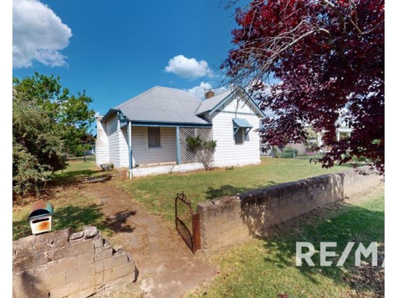 9 King Street, Junee NSW 2663