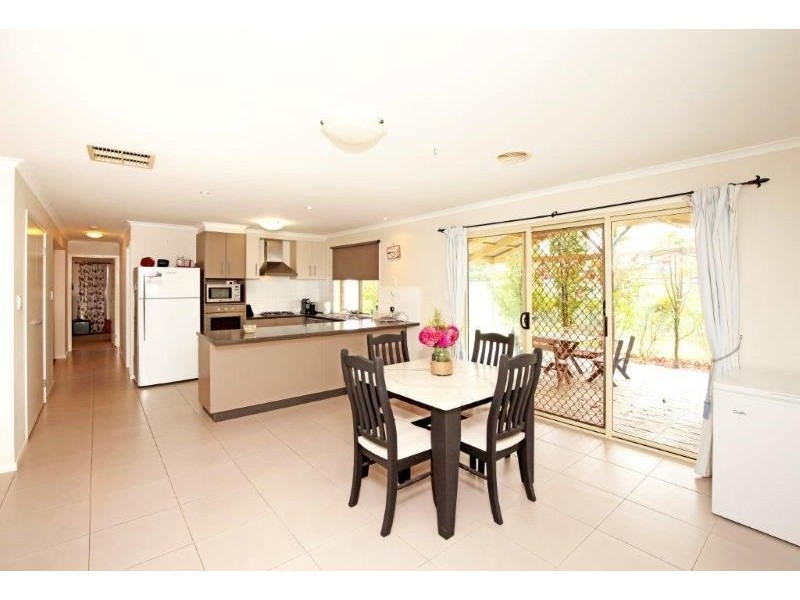 7 Church St, Junee NSW 2663