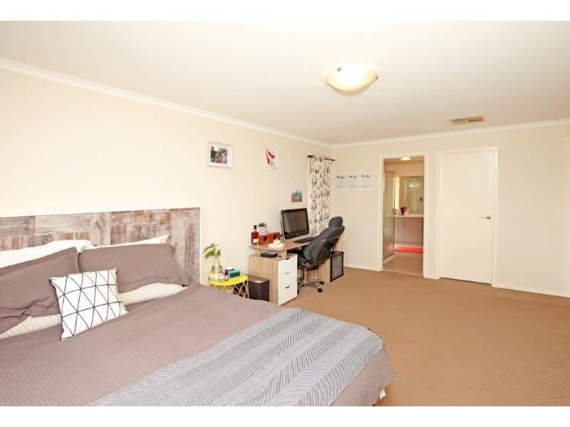 7 Church St, Junee NSW 2663