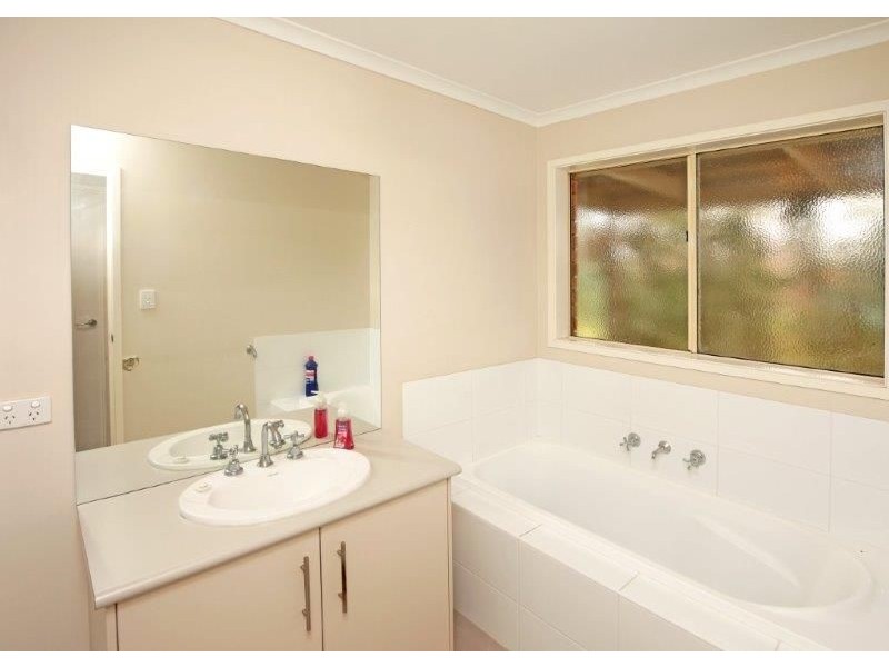 7 Church St, Junee NSW 2663