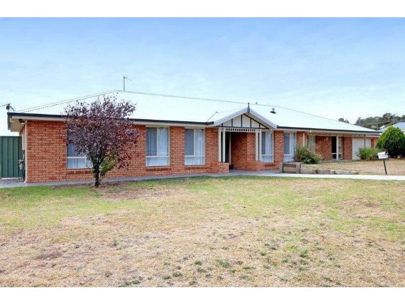 7 Church St, Junee NSW 2663