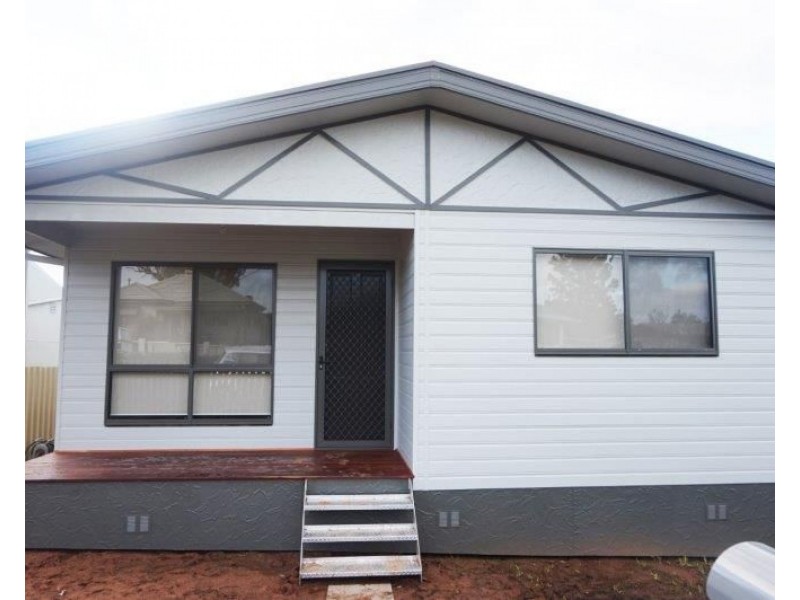 13 Percy St, Junee NSW 2663
