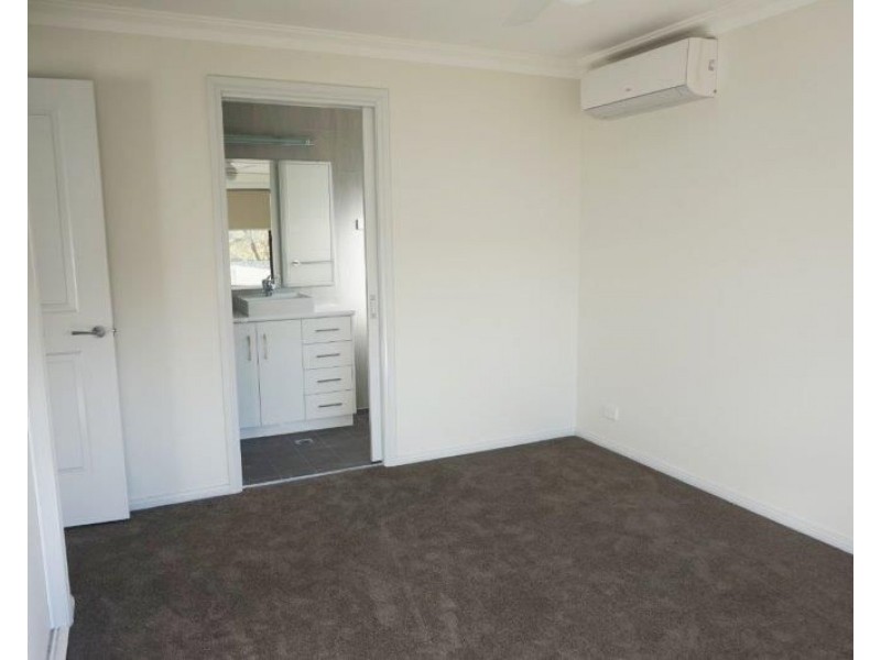 13 Percy St, Junee NSW 2663