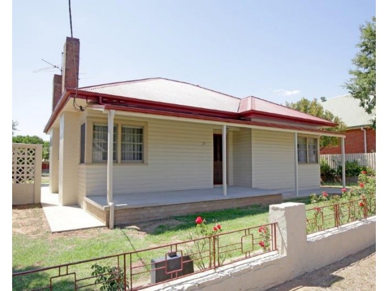 23 Regent Street, Junee NSW 2663