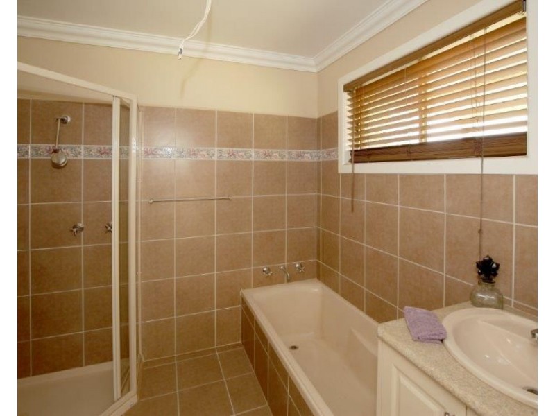 23 Regent Street, Junee NSW 2663