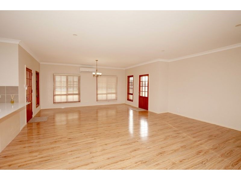 18 Church Street, Junee NSW 2663