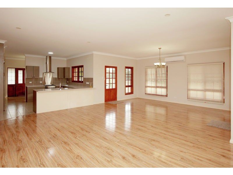 18 Church Street, Junee NSW 2663