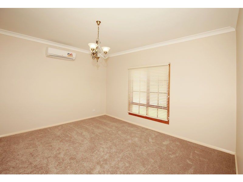 18 Church Street, Junee NSW 2663