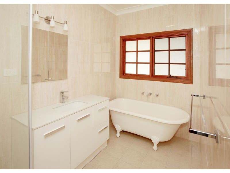 18 Church Street, Junee NSW 2663