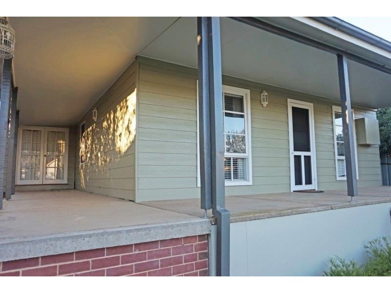 76 Lisgar St, Junee NSW 2663