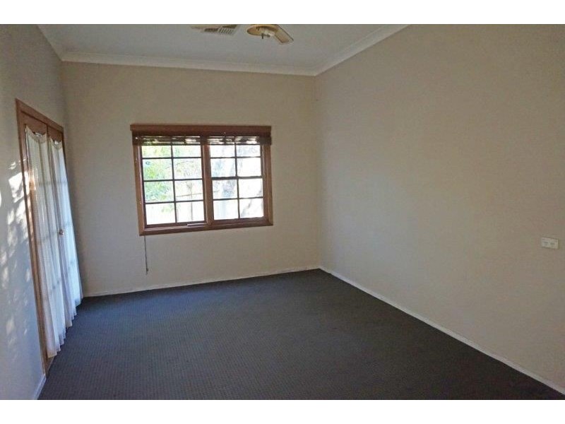 76 Lisgar St, Junee NSW 2663