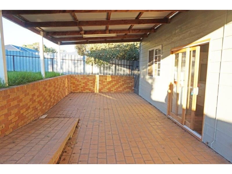 76 Lisgar St, Junee NSW 2663